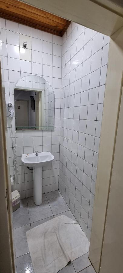 Hotel Golondrina Filadelfia エクステリア 写真